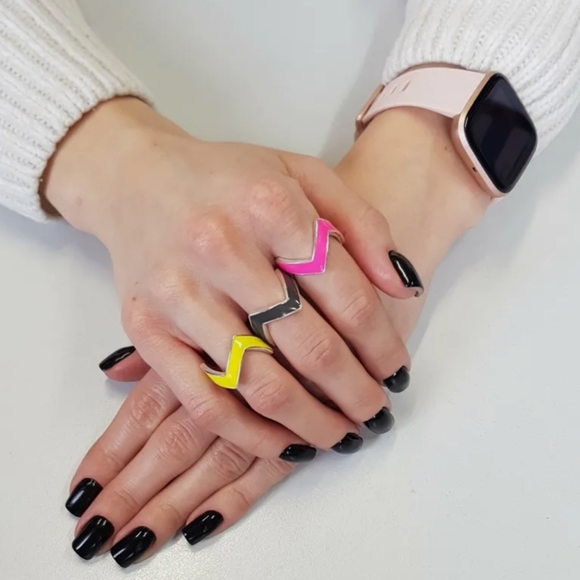 3 Crown Stackable Rings - Picture 4 of 12